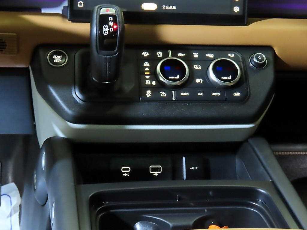 Land Rover Defender - Vista 12