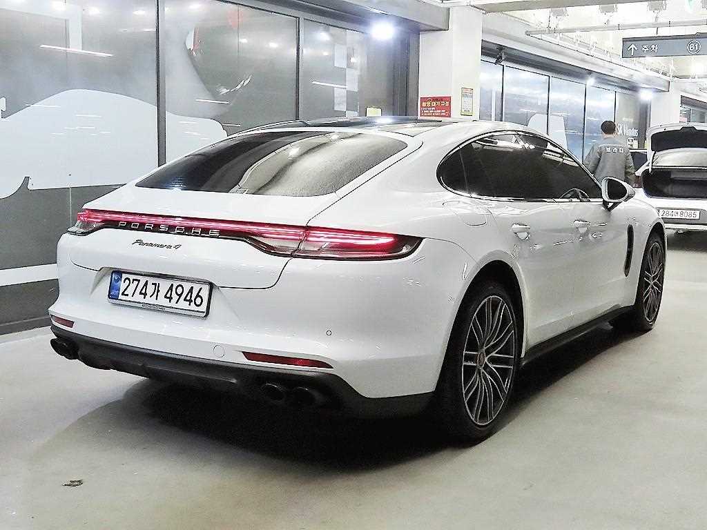 Porsche Panamera - Vista 4
