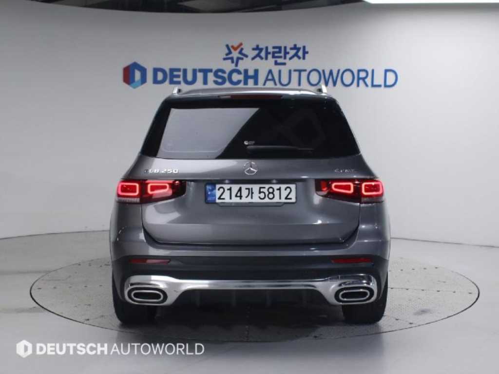 Mercedes Benz GLB Class - Vista 5