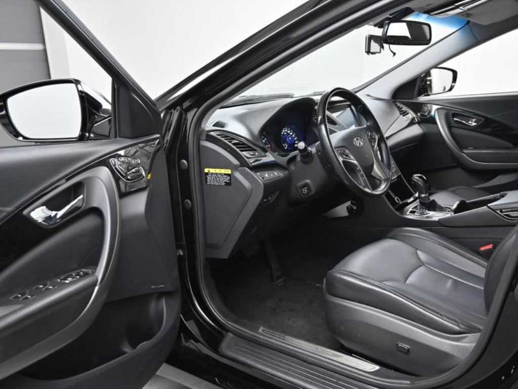 HYUNDAI Grandeur - Vista 11