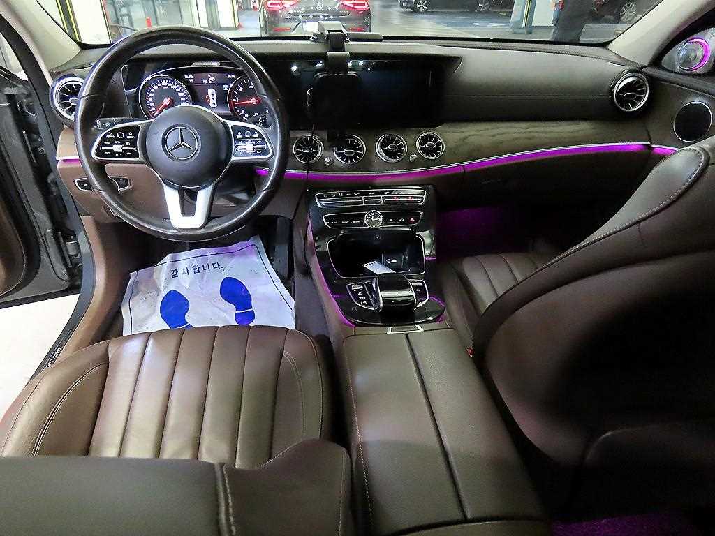 Mercedes Benz E class - Vista 10