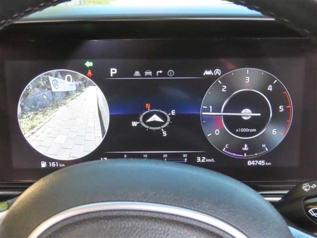 KIA Carnival - Vista 5