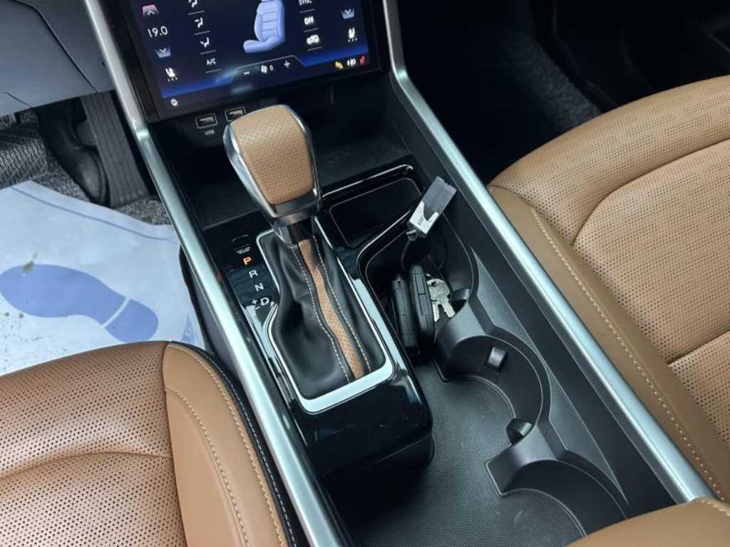 Ssangyong Torres - Vista 12