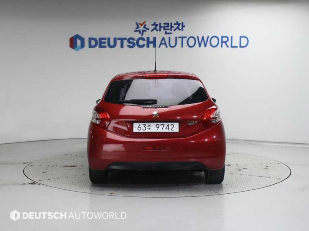 Peugeot 208 - Vista 4