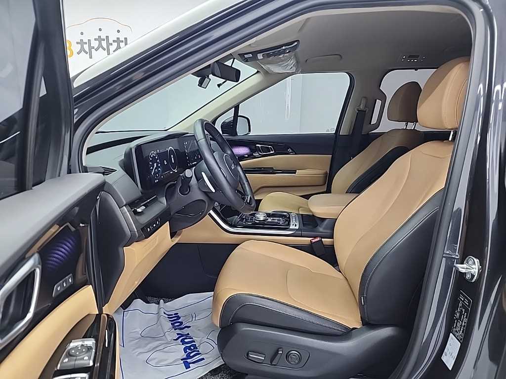 KIA Carnival - Vista 11