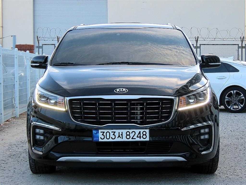 KIA Carnival 2020 Negro - Importación desde Corea - HF Imports Iquique - Foto 1