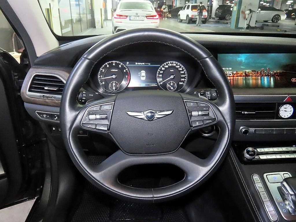 Genesis G90 - Vista 8