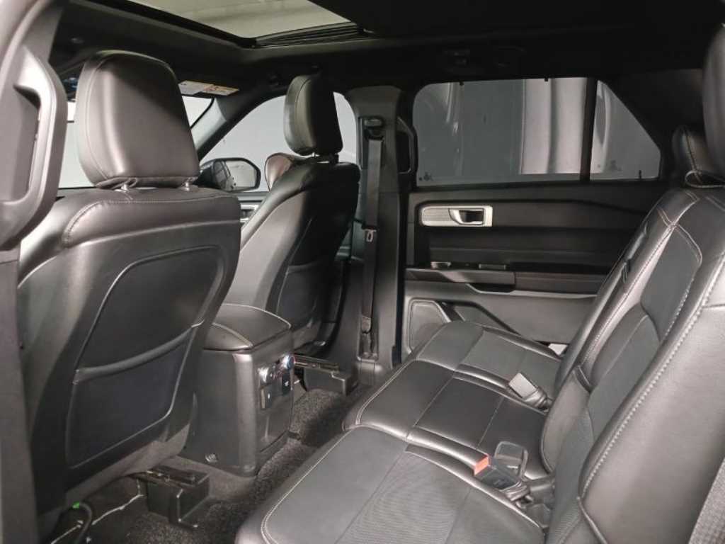 Ford Explorer - Vista 8