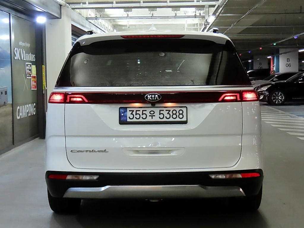 KIA Carnival - Vista 5