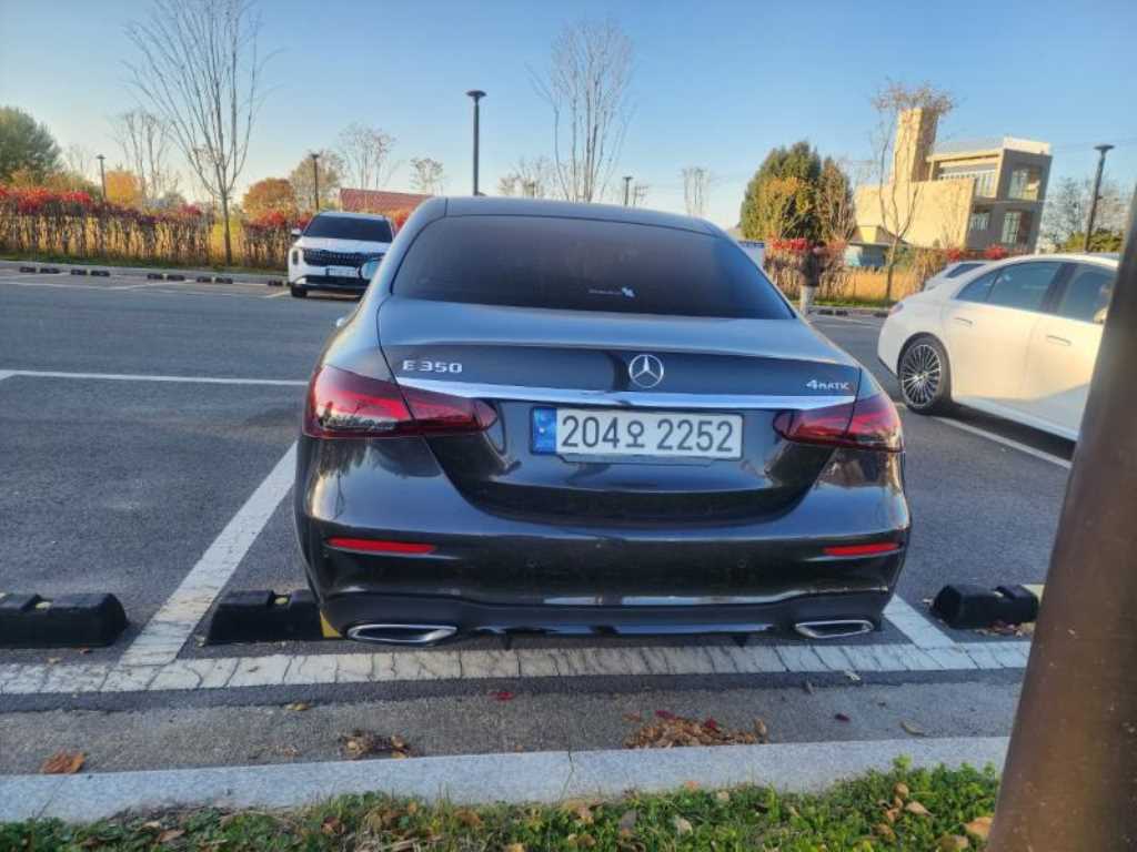 Mercedes Benz E class - Vista 4