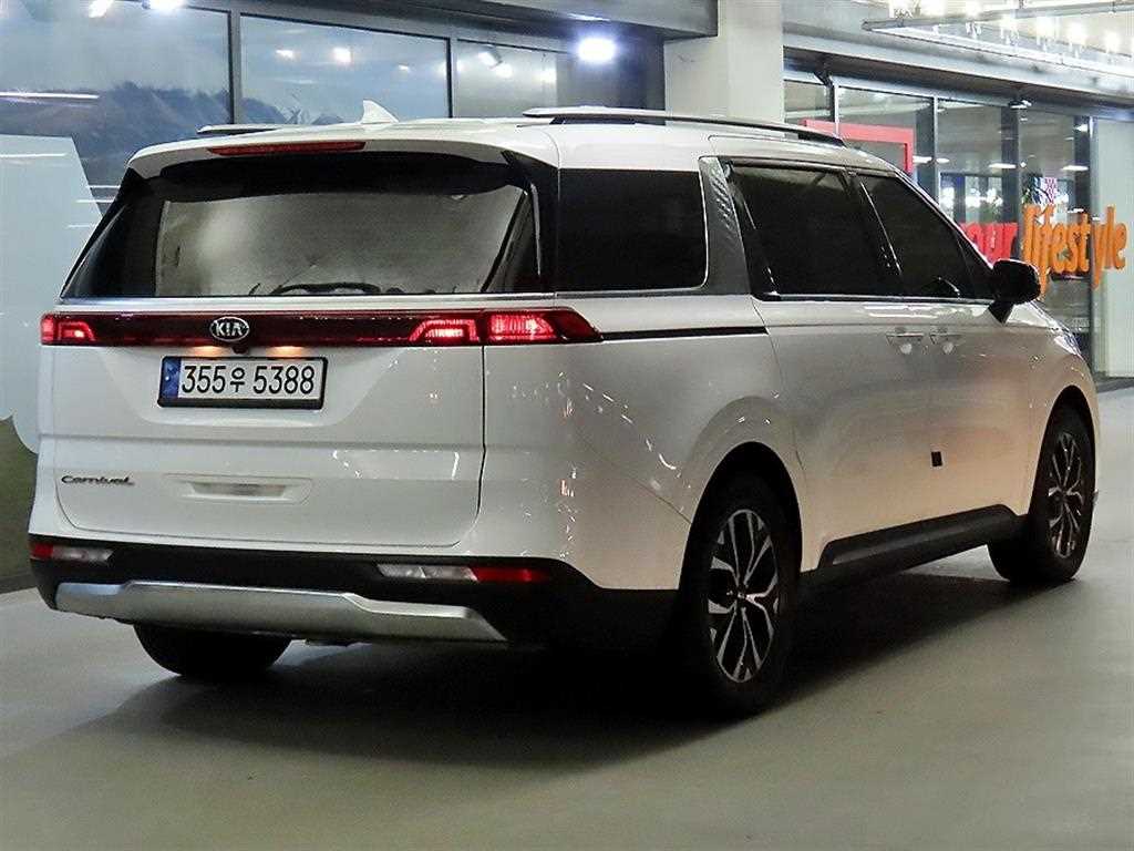 KIA Carnival - Vista 4