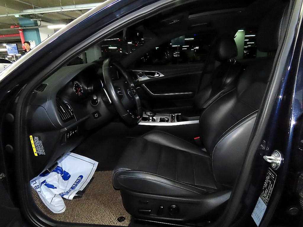 KIA Stinger - Vista 6