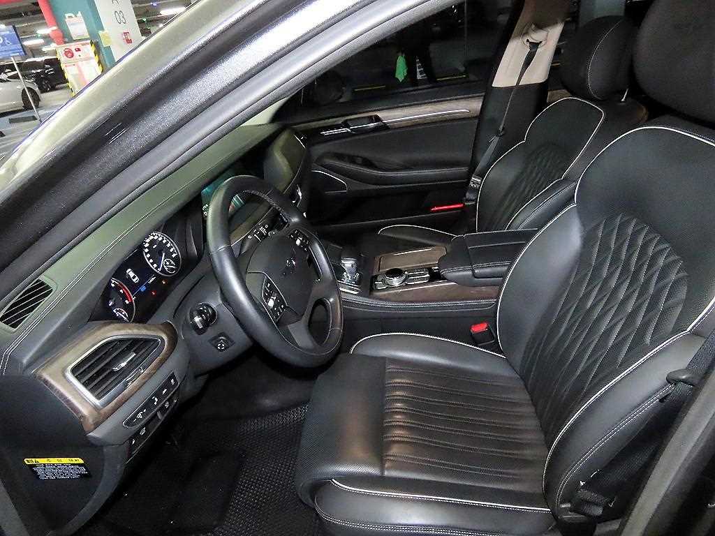 Genesis G90 - Vista 6