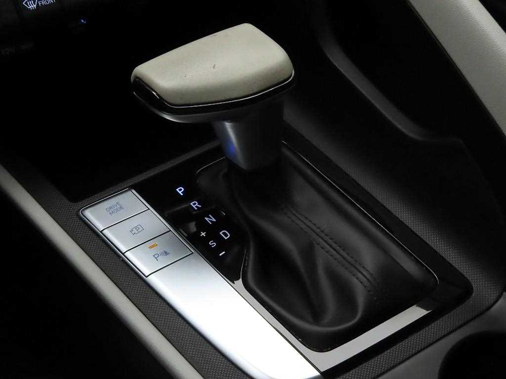 HYUNDAI Avante - Vista 11