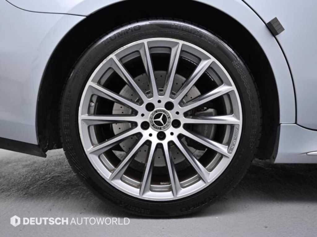 Mercedes Benz S Class - Vista 5