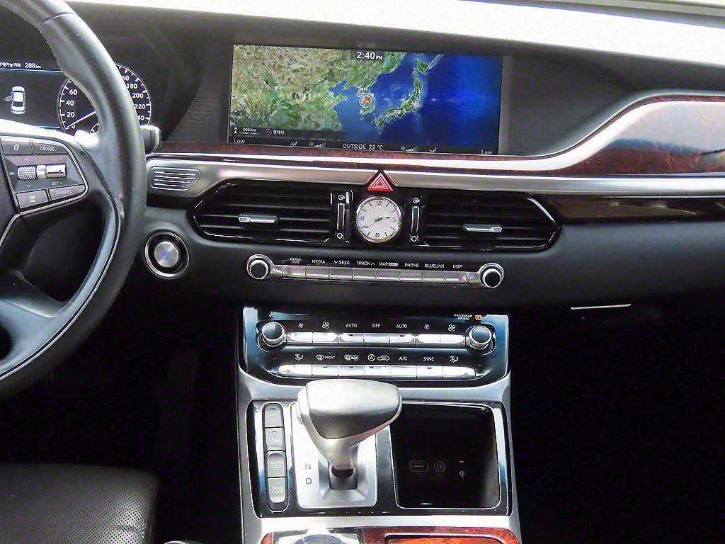 Genesis EQ900 - Vista 10