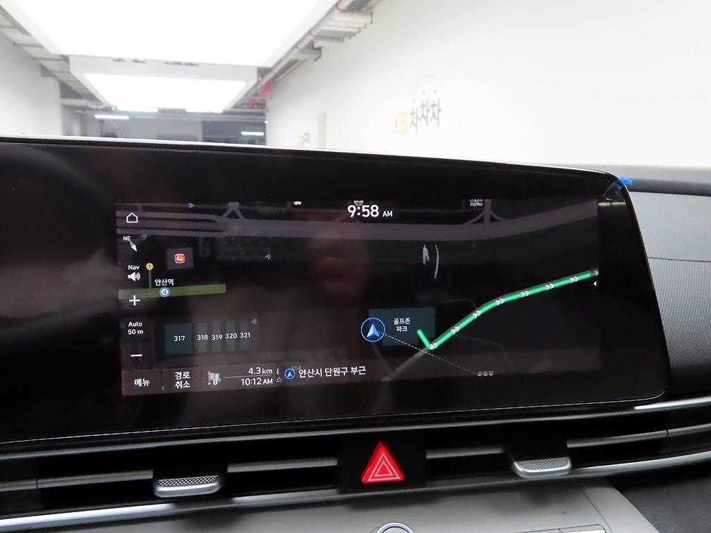 HYUNDAI Avante - Vista 9