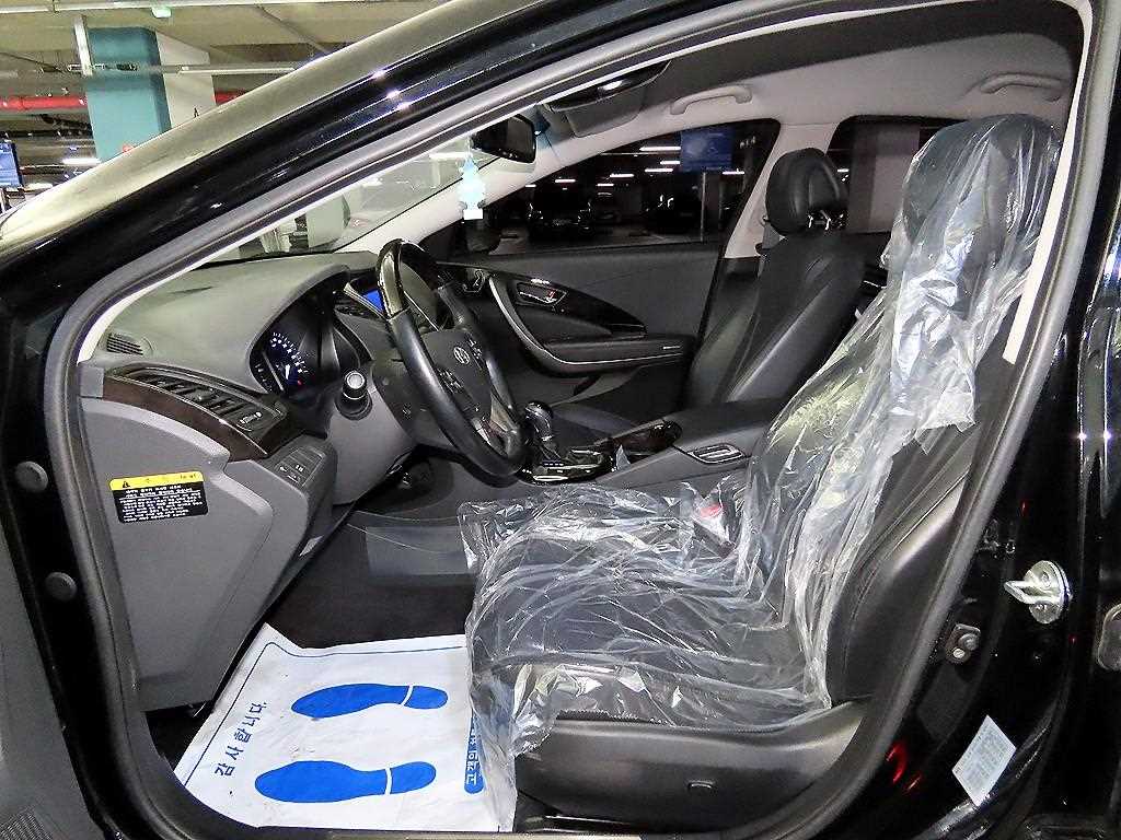 HYUNDAI Grandeur - Vista 6