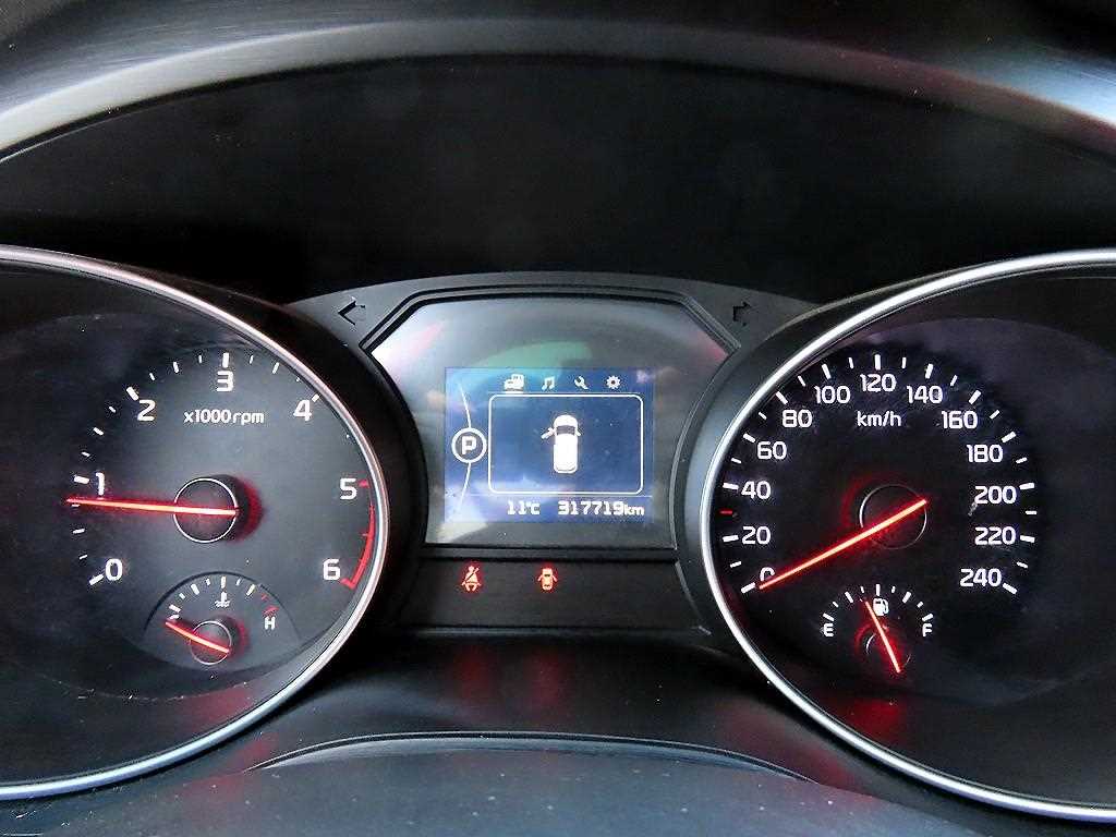 KIA Carnival - Vista 10