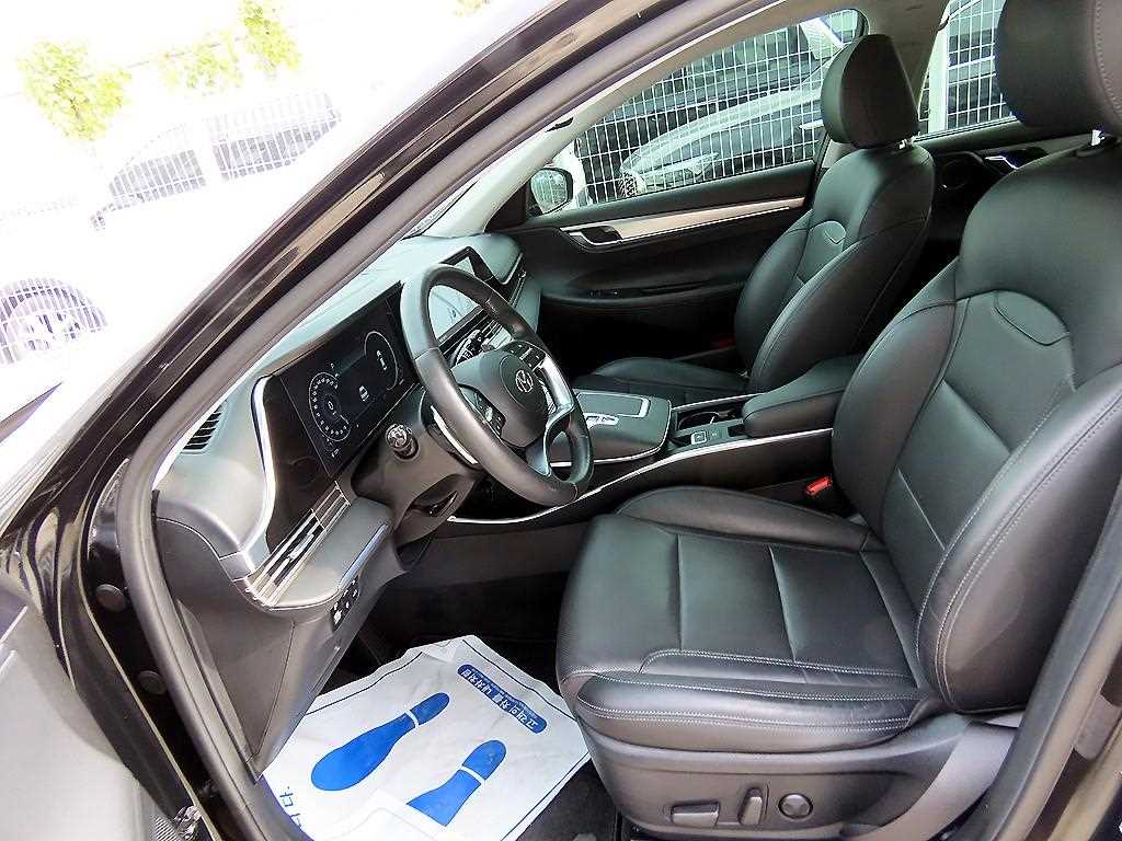 HYUNDAI Grandeur - Vista 5