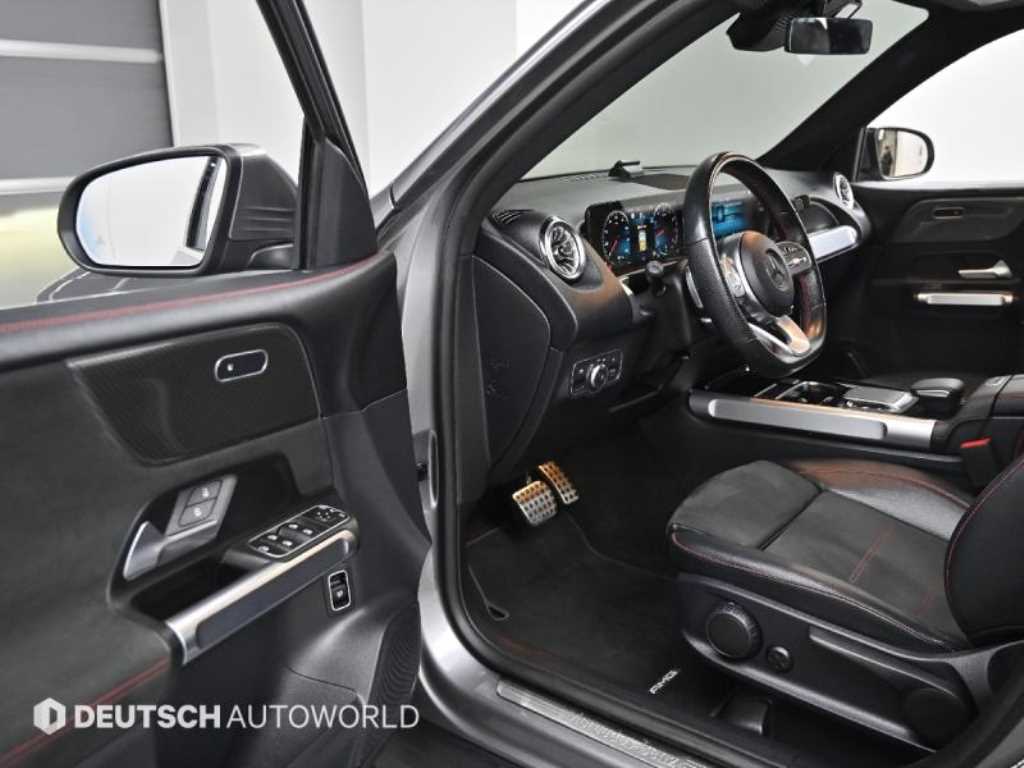 Mercedes Benz GLB Class - Vista 12