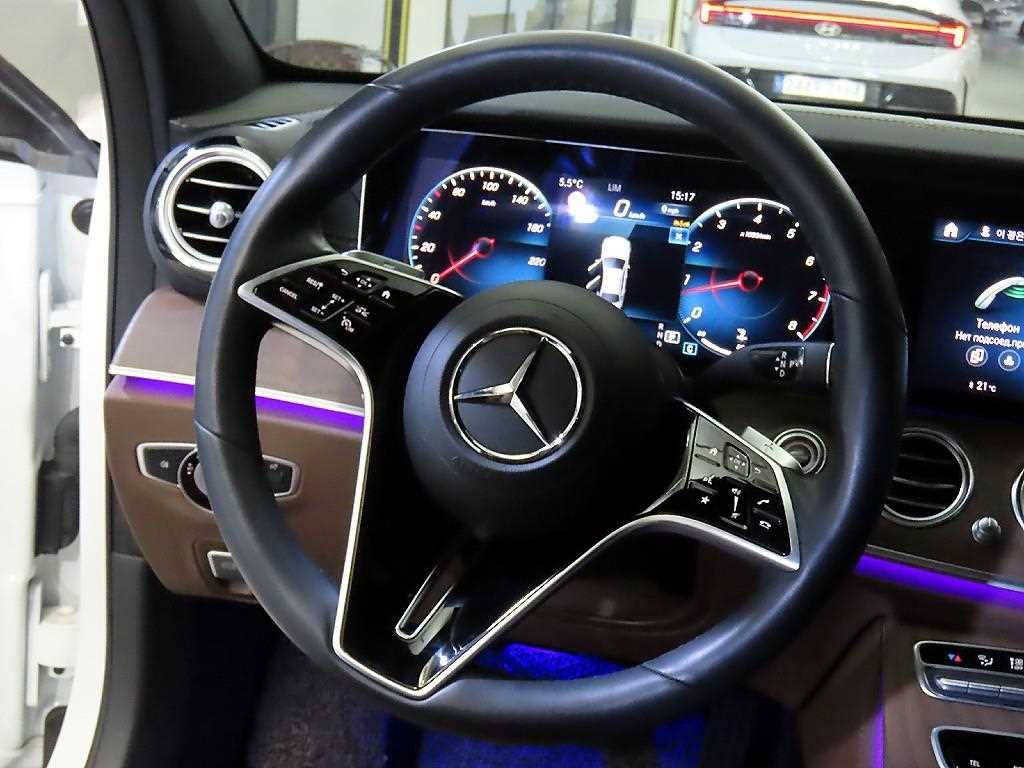 Mercedes Benz E class - Vista 8