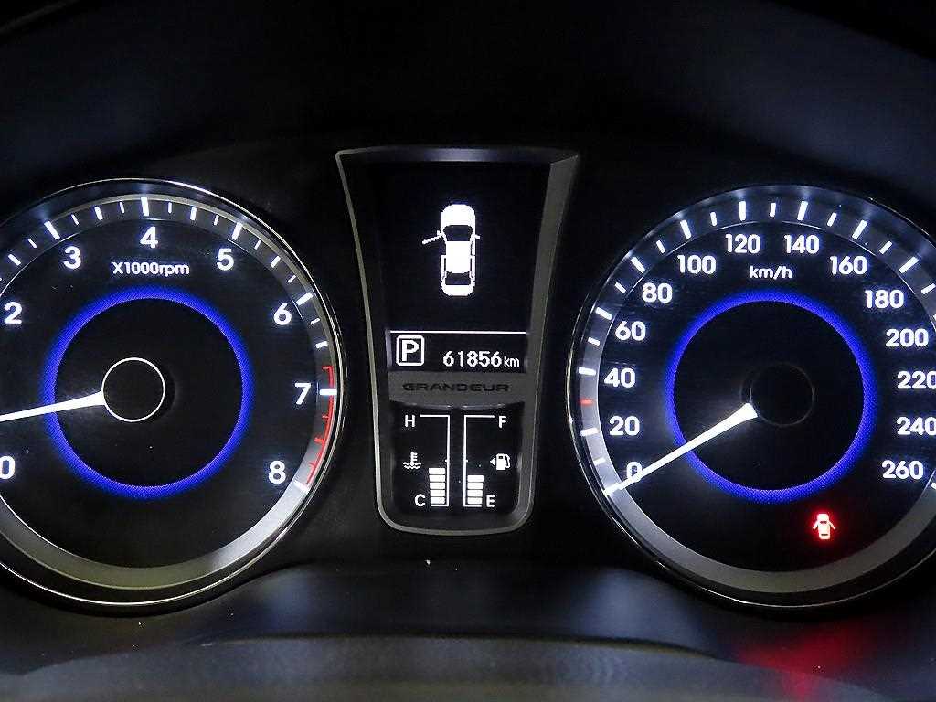 HYUNDAI Grandeur - Vista 9