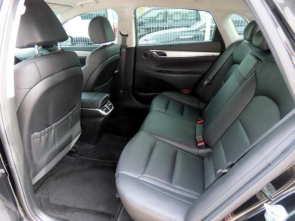 HYUNDAI Grandeur - Vista 6