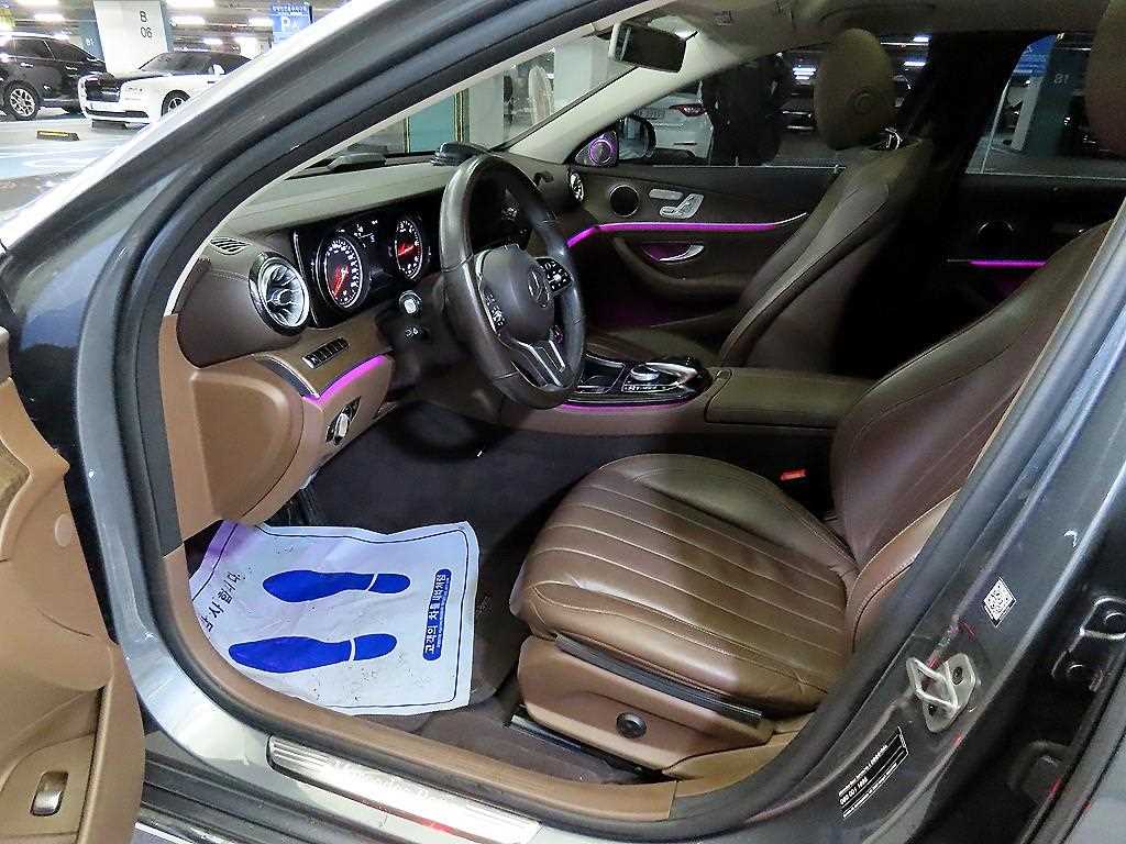 Mercedes Benz E class - Vista 6