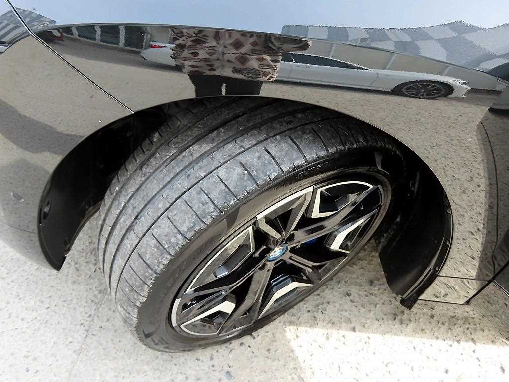 BMW iX 2023 Negro - Importación desde Corea - HF Imports Iquique - Foto 20