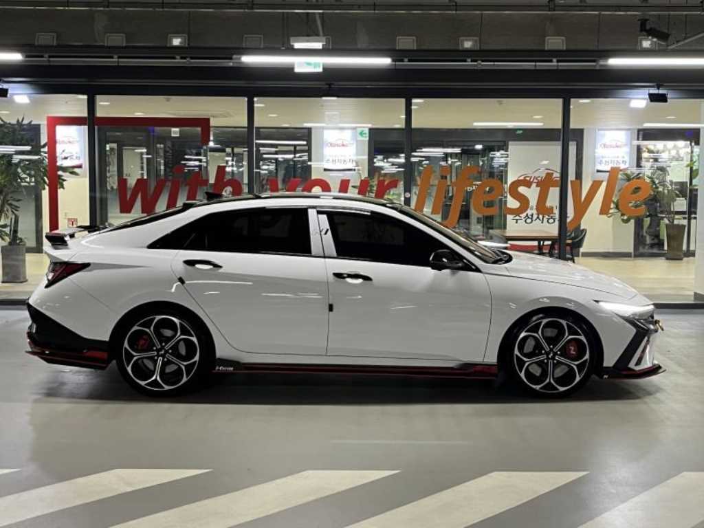 HYUNDAI Avante - Vista 3