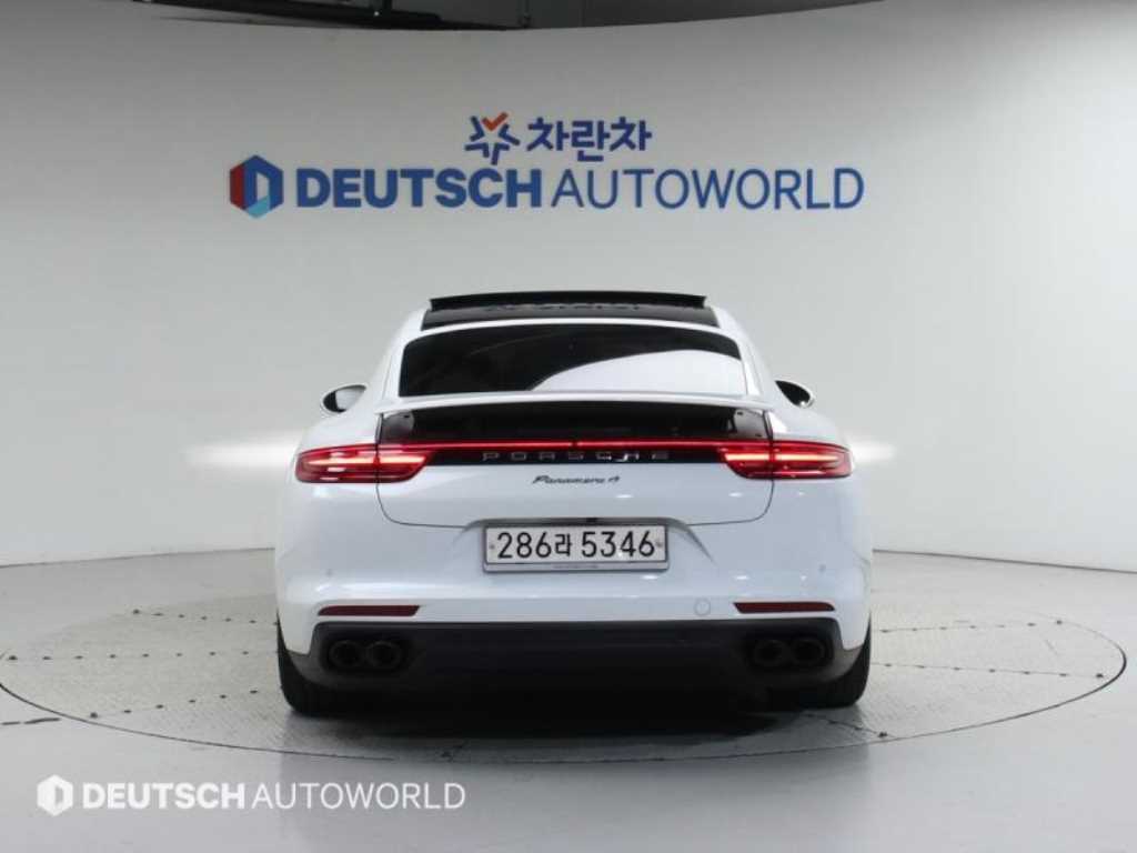 Porsche Panamera - Vista 4