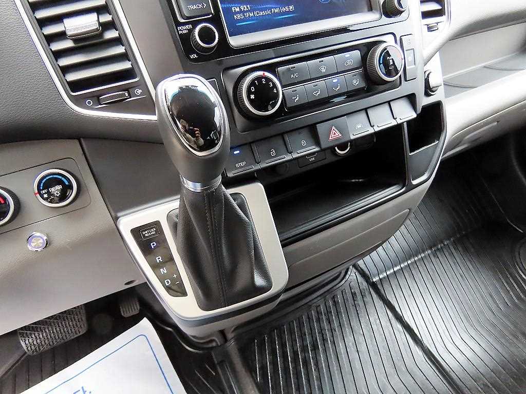 HYUNDAI Solati - Vista 11