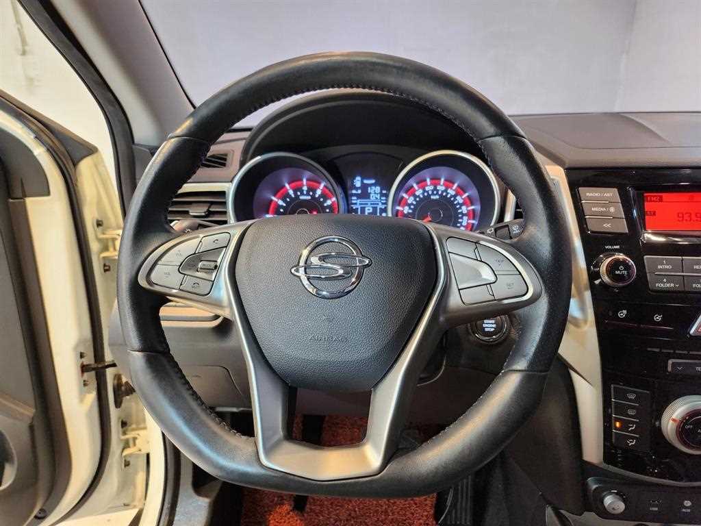 Ssangyong Tivoli - Vista 8