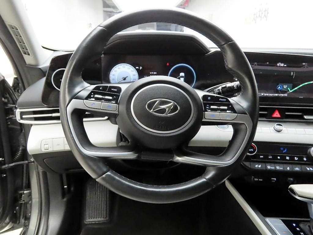 HYUNDAI Avante - Vista 8