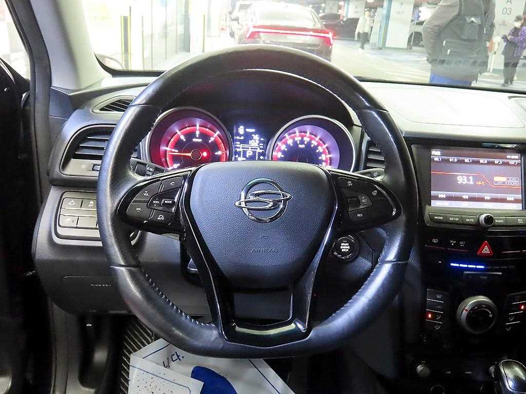 Ssangyong Tivoli - Vista 8