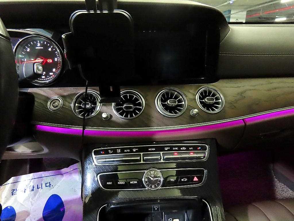 Mercedes Benz E class - Vista 11