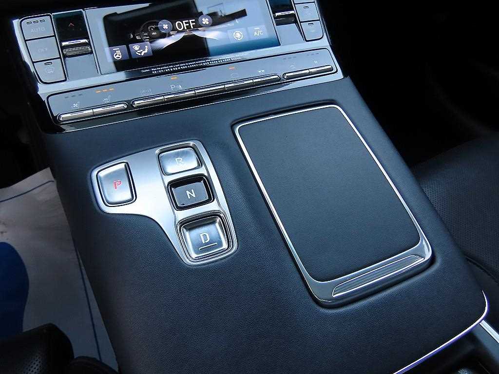 HYUNDAI Grandeur - Vista 11