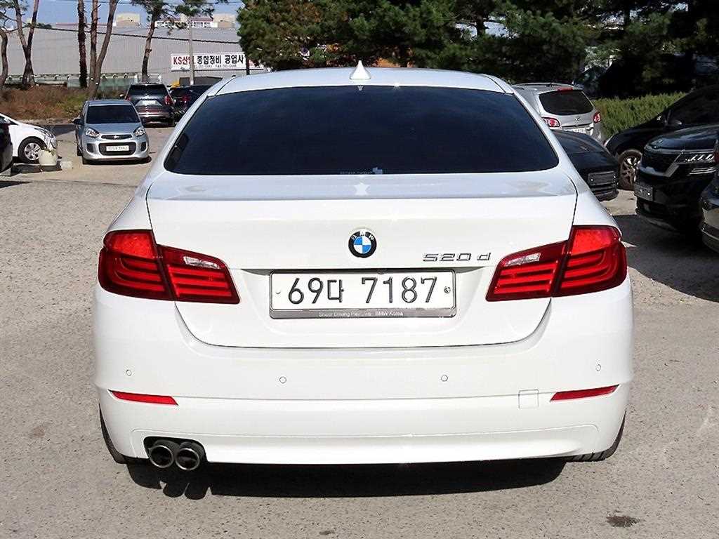 BMW 5 Series - Vista 4