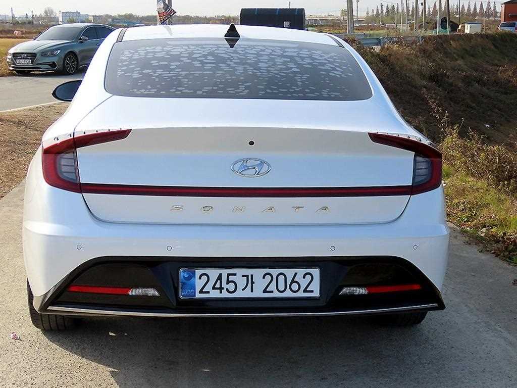 HYUNDAI Sonata - Vista 4