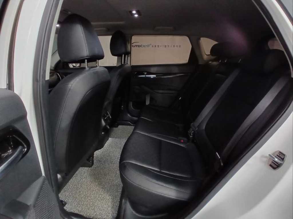 KIA Seltos - Vista 7