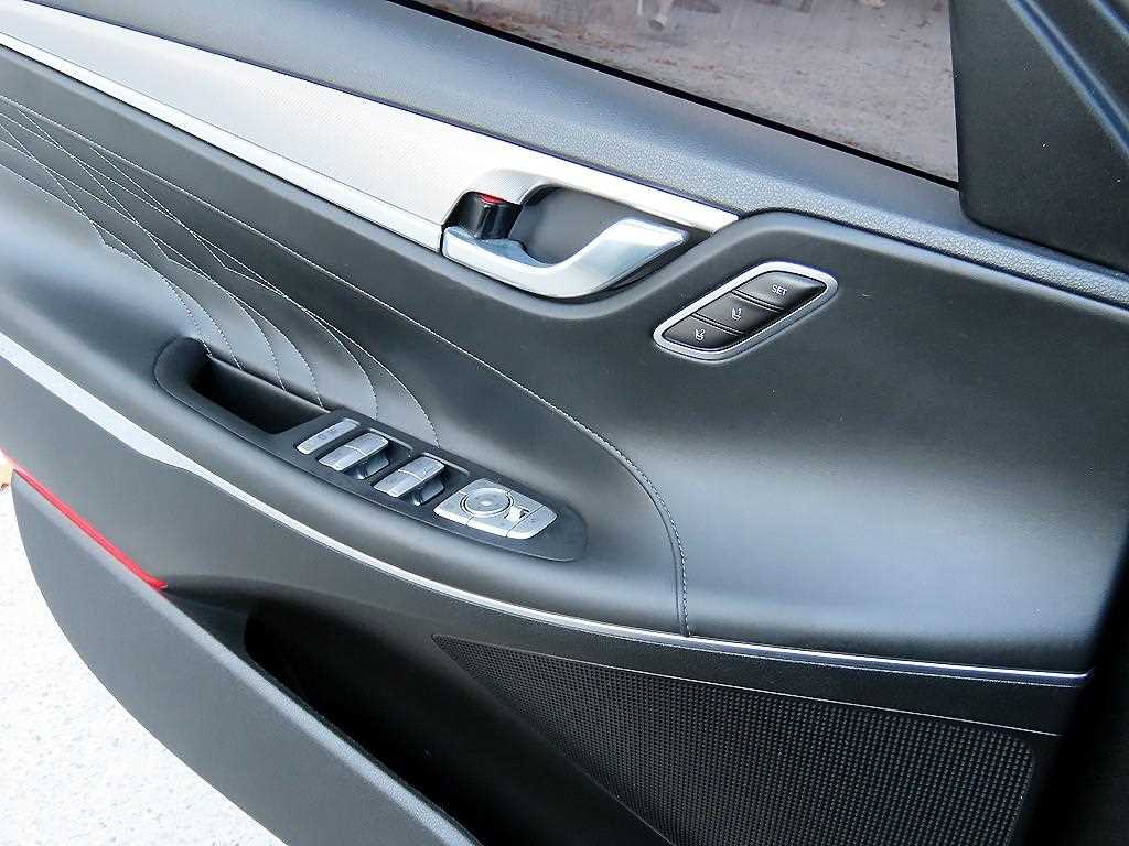 HYUNDAI Grandeur - Vista 12