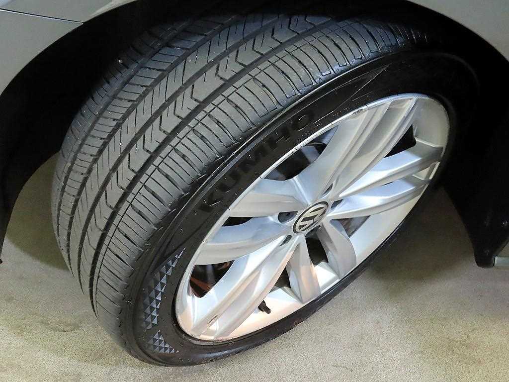 Volkswagen Passat 2018 Gris - Importación desde Corea - HF Imports Iquique - Foto 19