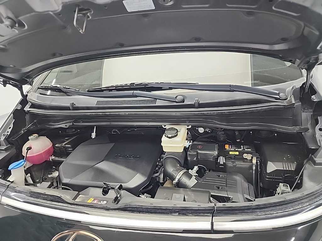 HYUNDAI Staria - Vista 5