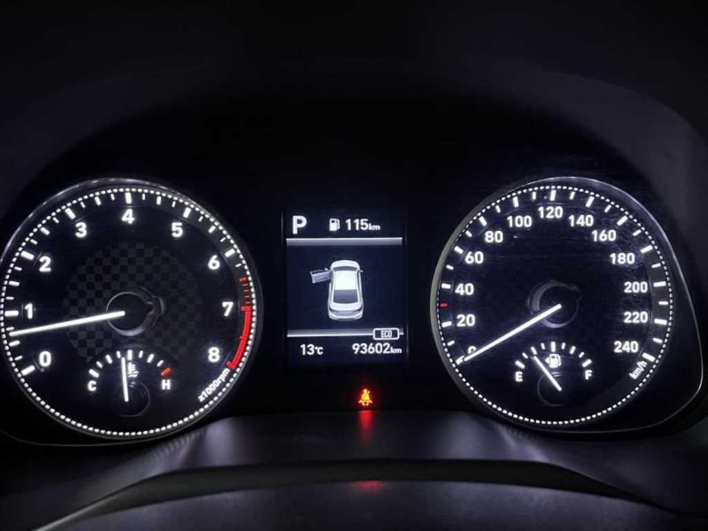 HYUNDAI Avante - Vista 6