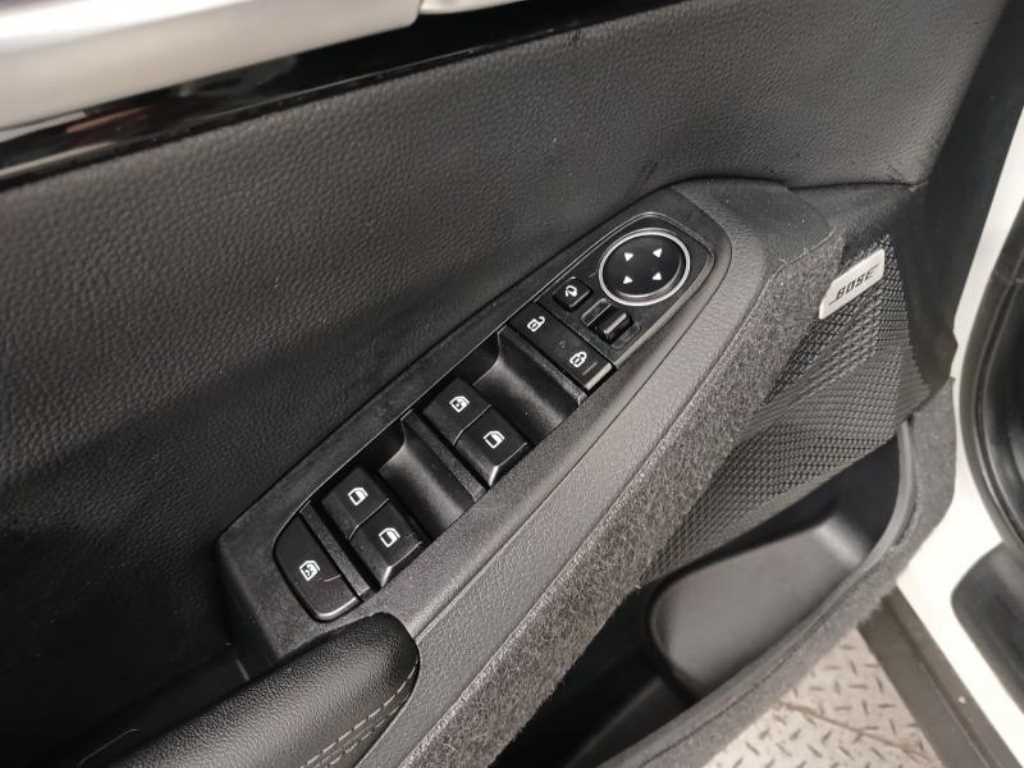 KIA Seltos - Vista 8