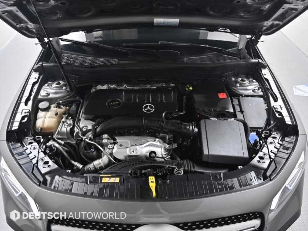 Mercedes Benz GLB Class - Vista 7