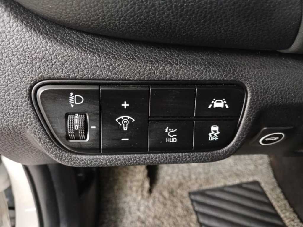 KIA Seltos - Vista 9