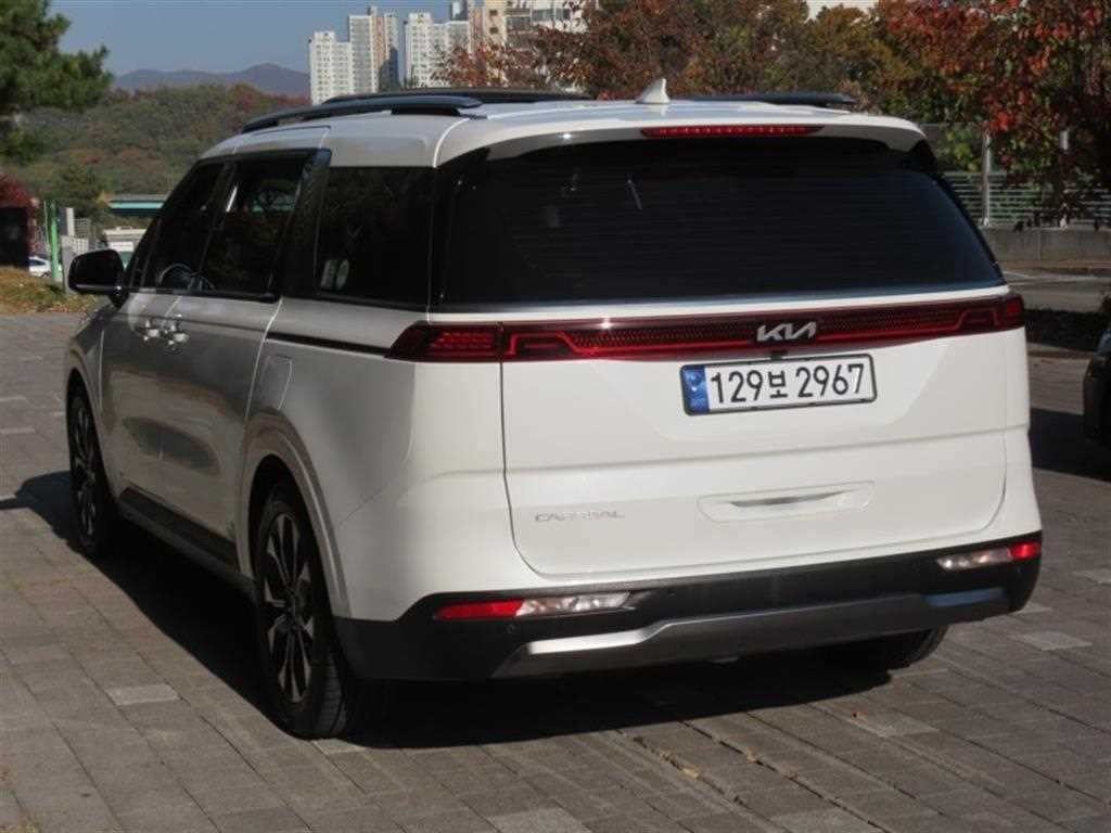 KIA Carnival - Vista 4