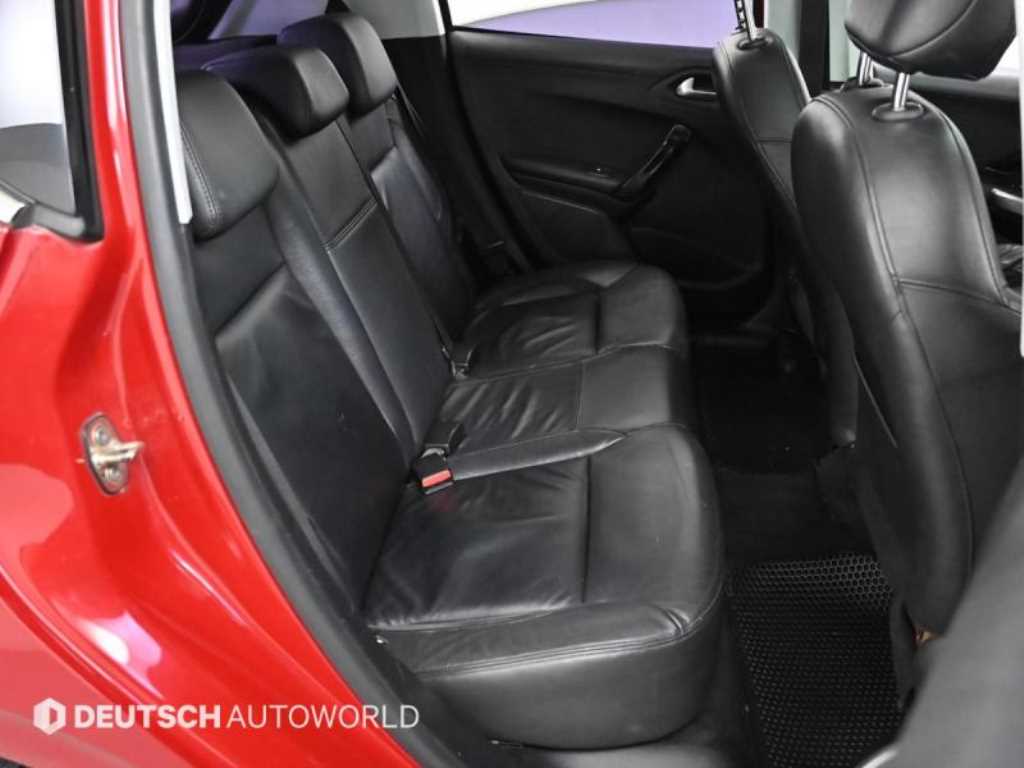 Peugeot 208 - Vista 12